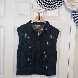 Sleeveless vest